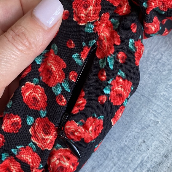 Cropped floral blouse. - Picture 4 of 4